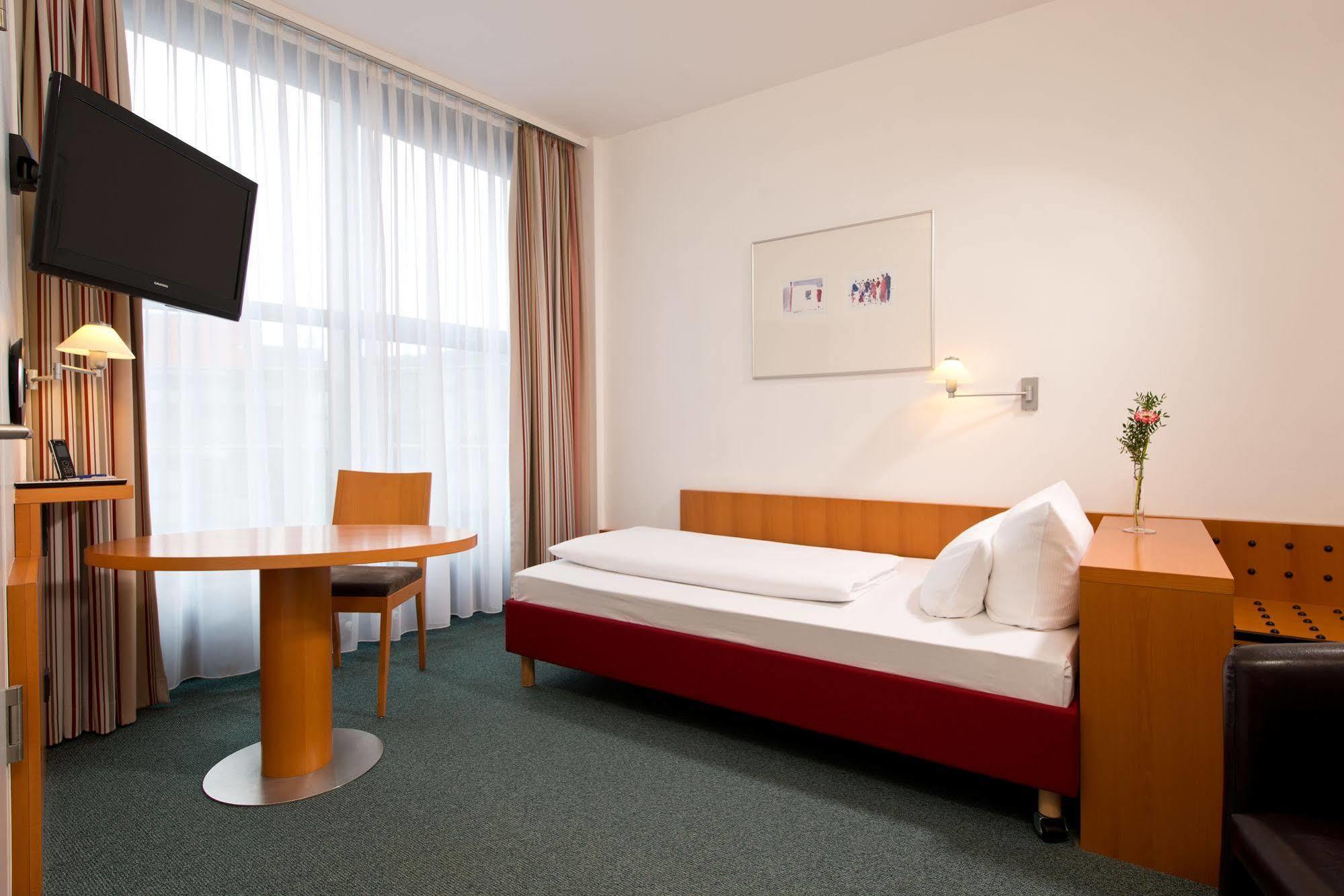 Hotel Am Borsigturm Berlin Exterior photo